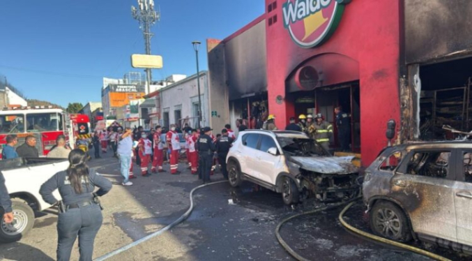 Mueren 23 personas en incendio en comercio del noroeste de México