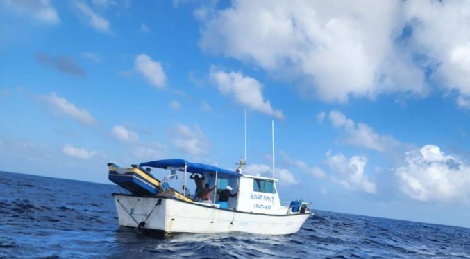 Rescatan sanos y salvos a los tres pescadores que estaban desaparecidos