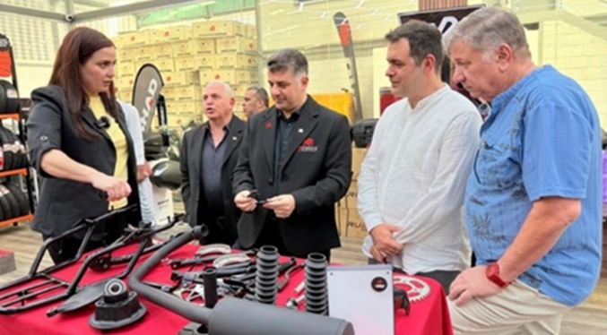 Firman acuerdo para incorporar más de dos millones de piezas para motos en Venezuela