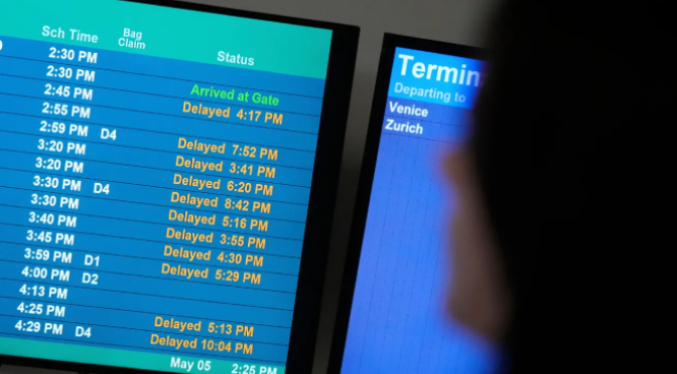 FAA reducirá capacidad de vuelos en 40 aeropuertos por cierre de Gobierno