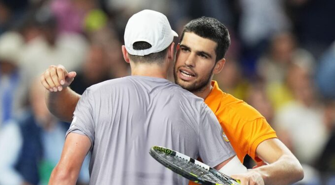 Alcaraz se impone a Fonseca en un partido de exhibición en Miami