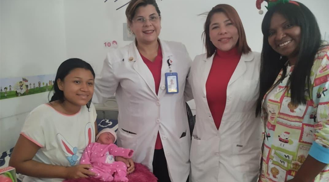 ¡SAHUM da bienvenida a la primera niña de Navidad!