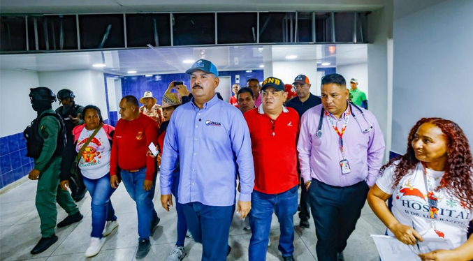 Caldera supervisa el Hospital Luis Razetti de Baralt