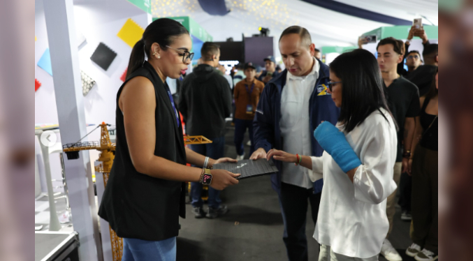 Vicepresidenta Rodríguez: Sector privado resurge para garantizar la expansión en la conectividad del país