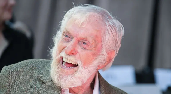 Dick Van Dyke cumple 100 años como ícono del humor estadounidense