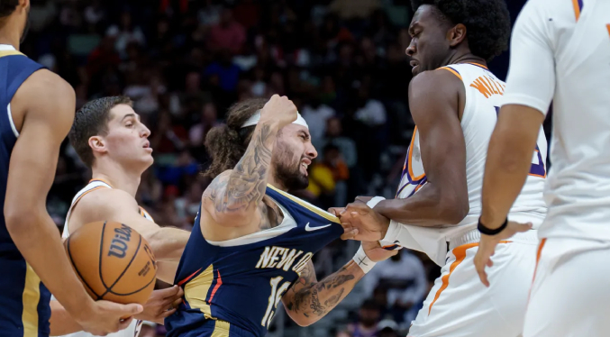 NBA suspende a José Alvarado y Mark Williams por pelea