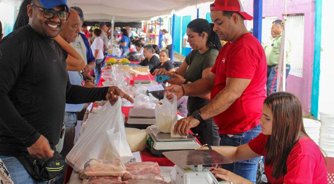 Alcaldía de Maracaibo incluye alimentos ahumados en mercados de emprendedores
