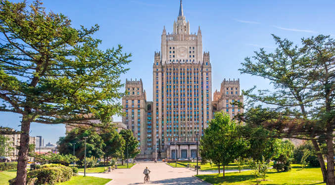 Rusia niega que haya ordenado la evacuación de su embajada en Venezuela