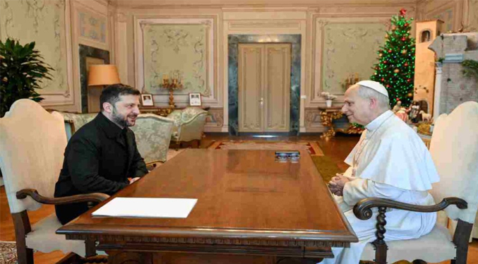 Papa expresa a Zelenski el «urgente deseo» de que el diálogo lleve a una paz justa