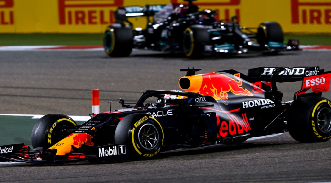 Red Bull lamenta acusaciones de que Kimi Antonelli dejó pasar a Lando Norris