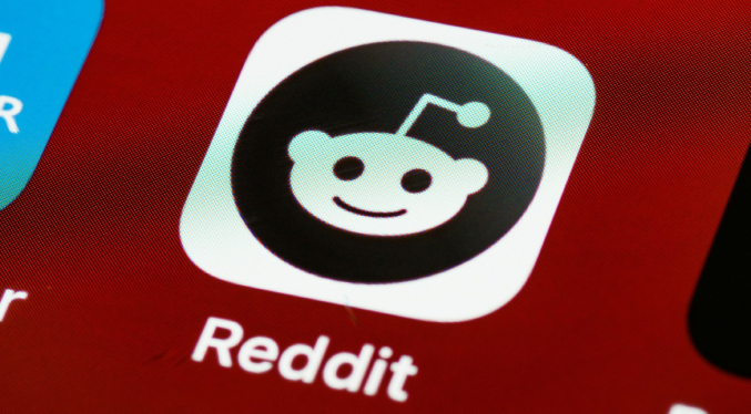 Reddit desafía la ley de Australia que prohíbe a menores de 16 años usar redes sociales