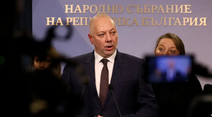 Dimite el Gobierno de Bulgaria tras protestas masivas