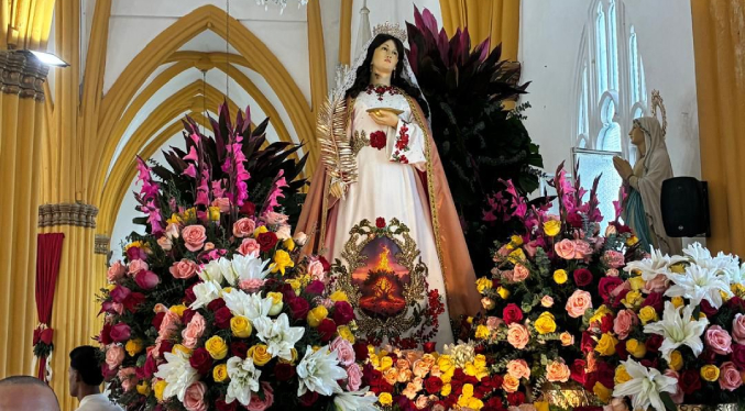 Gobernador Luis Caldera acompañó la eucaristía solemne en honor a Santa Lucía