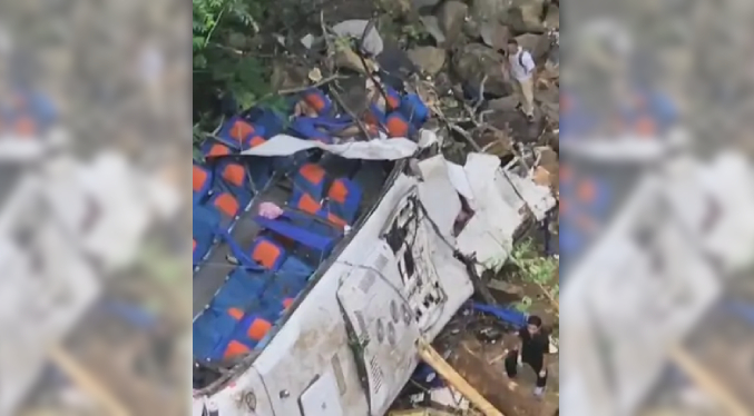 Accidente de bus escolar en Antioquia deja 17 muertos y más de 20 heridos