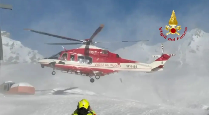 Cuatro heridos y un centenar de atrapados tras un accidente de teleférico en Italia