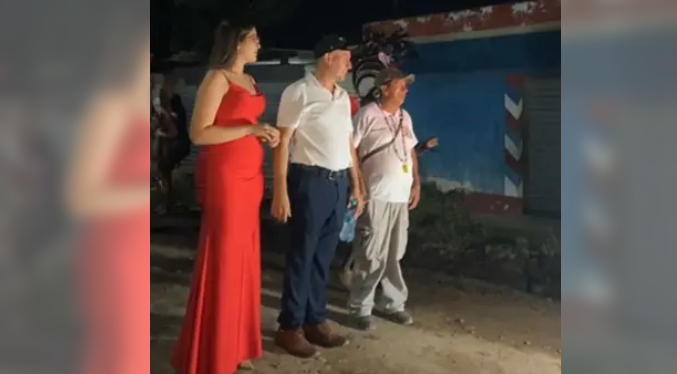 Matan a alcalde a balazos durante desfile navideño y frente a su esposa en Guatemala