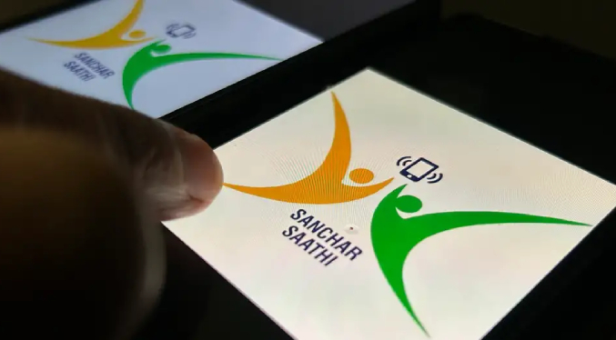 India exige instalar app gubernamental en todos los móviles