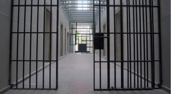 El hombre que mató a nueve personas en Surinam se suicida en la cárcel