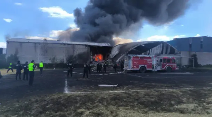 El desplome de una avioneta en el centro de México deja seis muertos