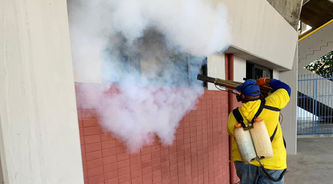 Gobierno municipal realiza fumigación en la Plaza para Todos