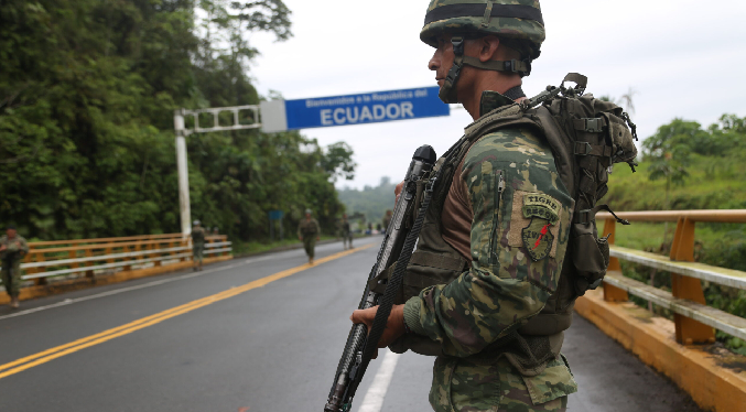 Ecuador cierra pasos ilegales y despliega a militares en frontera norte