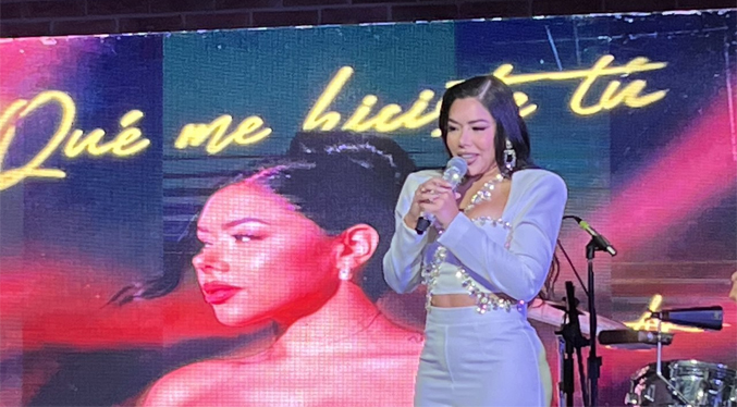 Ámbar García escala hacia la cima del vallenato con el respaldo de Felipe Peláez