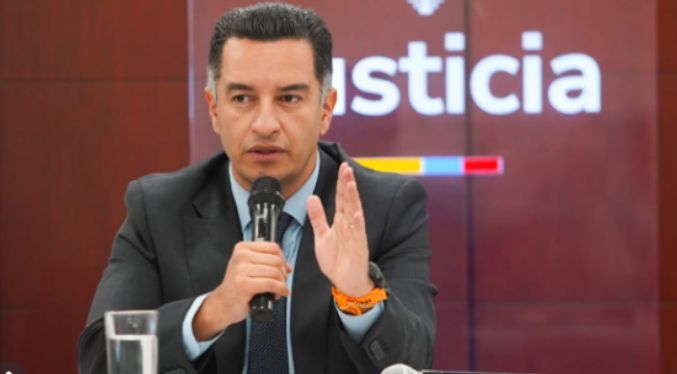 El ministro de Justicia de Colombia denuncia que fue espiado con el software Pegasus