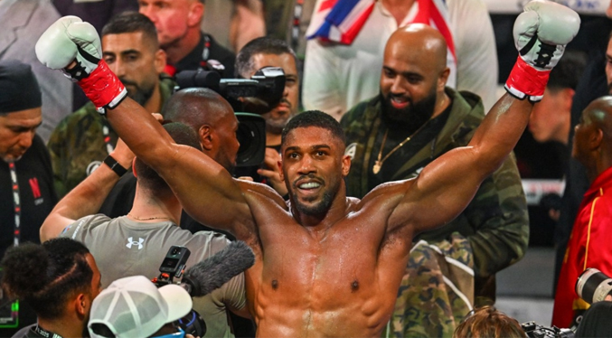 Dan el alta al boxeador Anthony Joshua tras el accidente que dejó dos muertos en Nigeria