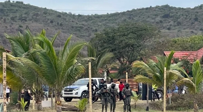 Hallan cinco cabezas humanas colgadas en una playa en Ecuador