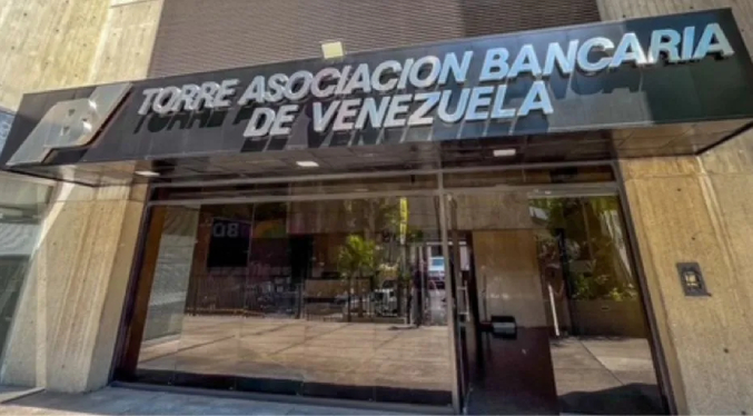 Sector bancario reporta normalidad en operaciones digitales tras retoma de actividades