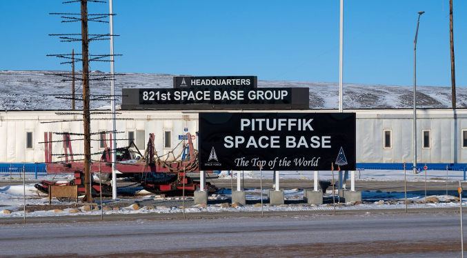 Trump dice que EEUU tendrá soberanía sobre el suelo de sus bases militares en Groenlandia