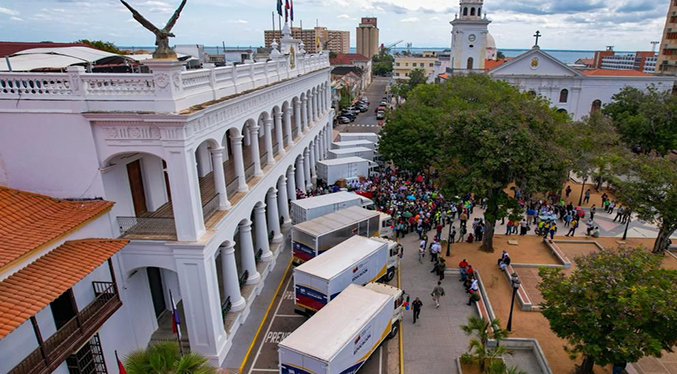 Gobernador Caldera entrega ocho camiones para la consolidación del Programa Alimentario Escolar