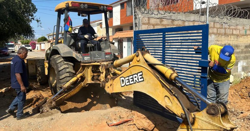Alcaldía de Maracaibo beneficia a más de 60 familia tras reparar colector en la urbanización Canaima