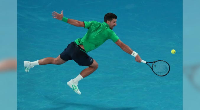 Djokovic iguala dos récords y gana su partido 100 en el Abierto de Australia