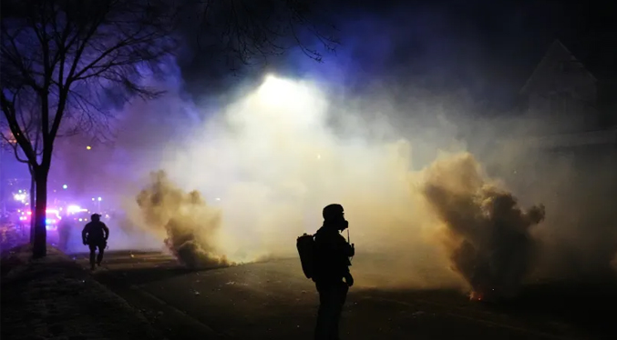 Enfrentamientos en Minneapolis luego de que un agente federal disparara a un inmigrante venezolano