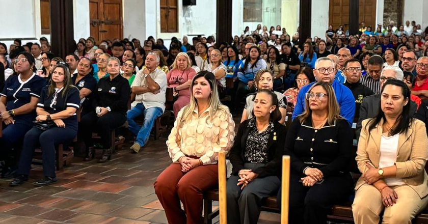 Zulia enaltece la labor docente con actos solemnes por el Día del Maestro