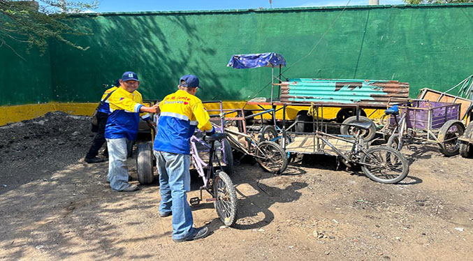 IMAU incauta 40 carretillas usadas para botar basura en las calles
