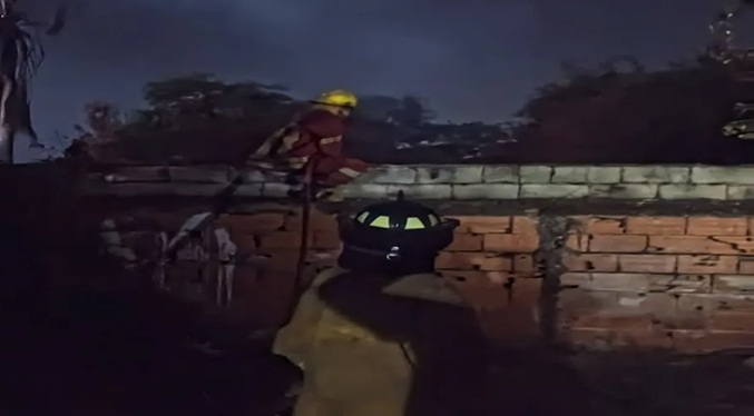 Sofocan incendio forestal en el sector Las Cabillas de Cabimas