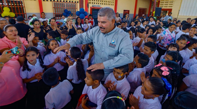 Caldera entrega aulas rehabilitadas para 390 niños de Cabimas
