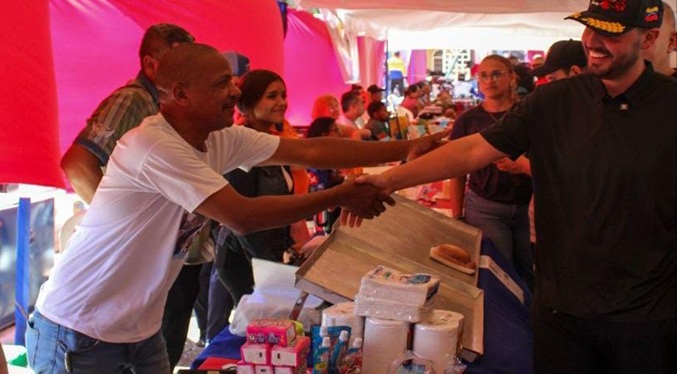 Mercado popular de la Alcaldía de Maracaibo llega a la Plaza Bolívar