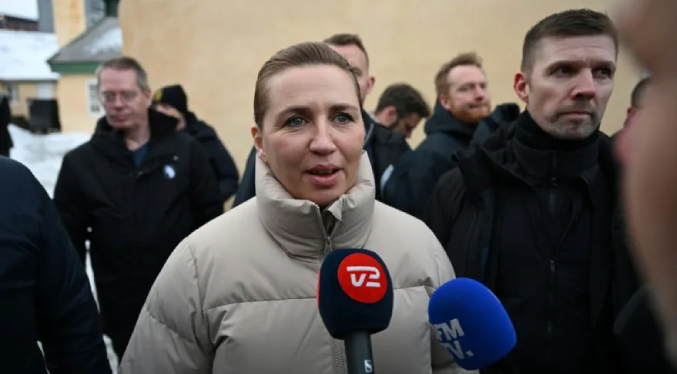 La primera ministra danesa visita Groenlandia tras el giro de Trump