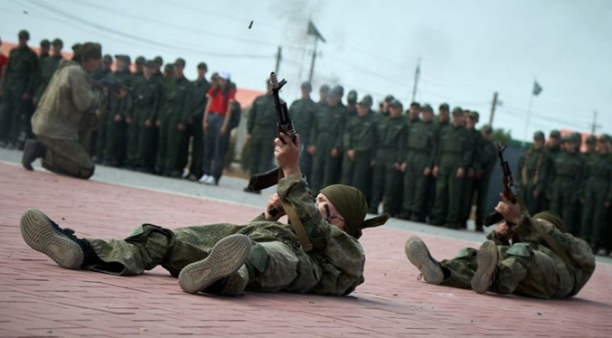 Inteligencia de Ucrania revela que Rusia prepara una mayor militarización de niños y adolescentes