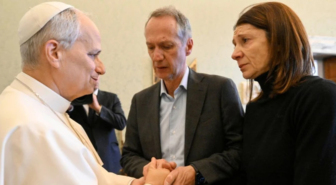 El Papa recibe a familiares de jóvenes italianos muertos en el incendio de Crans Montana