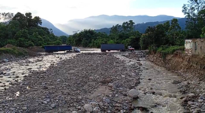 Habilitan paso provisional en el eje Panamericano de Mérida tras ser afectado por las lluvias
