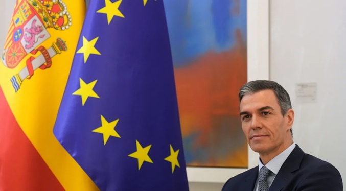 Sánchez expresa a Delcy Rodríguez y a Edmundo González su apoyo a una transición pacífica