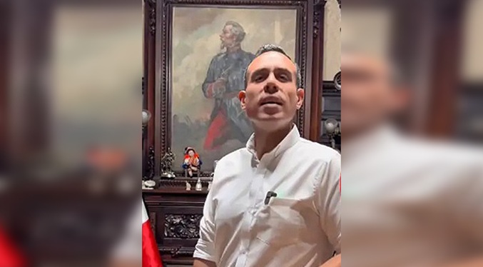 El presidente de Perú se disculpa por acudir encapuchado a reunión con empresario chino