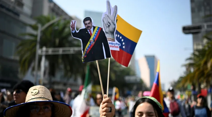 Miles marchan en México contra el ataque de EEUU a Venezuela y la libertad de Maduro