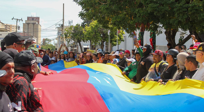Por segundo día marabinos piden el regreso de Nicolás Maduro y Cilia Flores a Venezuela