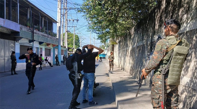 Venezolanos están atemorizados ante riesgo de anulación de registro en Trinidad y Tobago