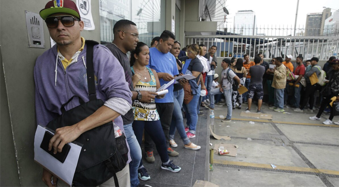 Trinidad y Tobago registrará a todo migrante indocumentado para trabajar legalmente